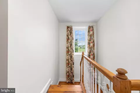 Entry Way - 2810 Hoffman Mill Rd, Hampstead, MD 21074 photo 11 of 12
