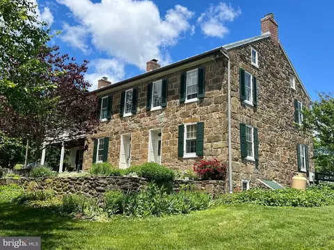 Exterior - 2810 Hoffman Mill Rd, Hampstead, MD 21074 photo 4 of 49