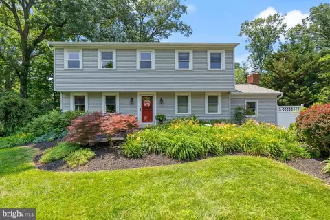 6214 Oak Hill Dr, Sykesville, MD 21784