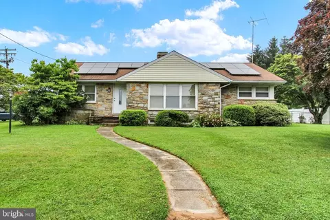 900 Clearview Ave, Hampstead, MD 21074