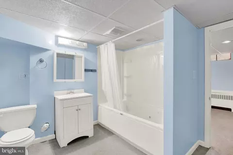 Bath - 900 Clearview Ave, Hampstead, MD 21074 photo 2 of 2