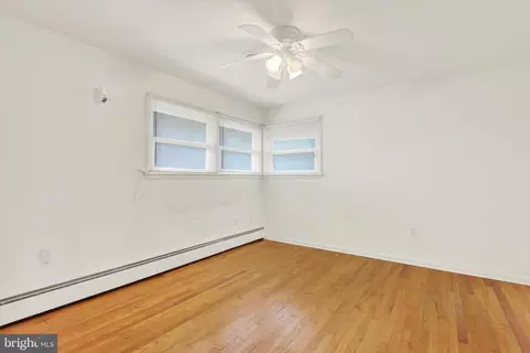 Bedroom - 900 Clearview Ave, Hampstead, MD 21074 photo 1 of 2