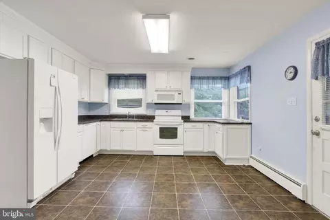 Kitchen - 900 Clearview Ave, Hampstead, MD 21074 photo 1 of 1