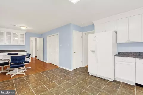 Entry Way - 900 Clearview Ave, Hampstead, MD 21074 photo 1 of 2