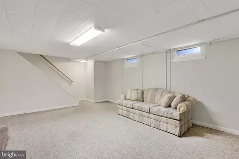 Living - 900 Clearview Ave, Hampstead, MD 21074 photo 6 of 6