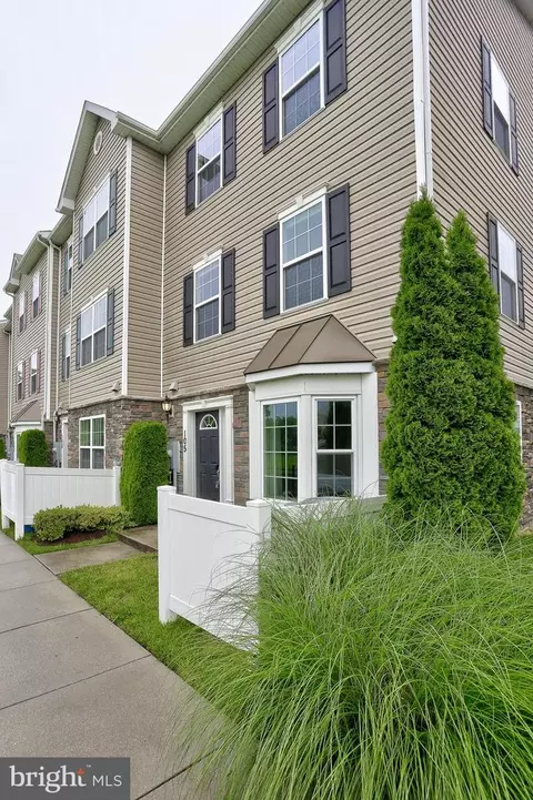 1820 Cassandra Dr #105, Eldersburg, MD 21784