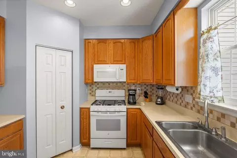 Kitchen - 1824 Upper Forde Ln, Hampstead, MD 21074 photo 3 of 3