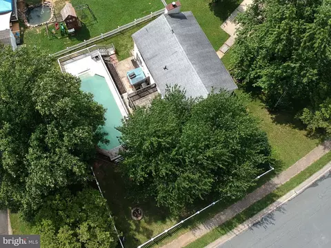89 Hook Rd, Westminster, MD 21157 photo 2