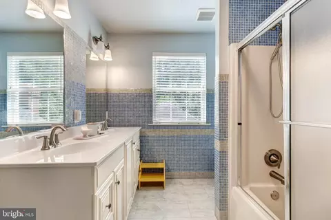 Bath - 1320 Topkapi Dr, Westminster, MD 21157 photo 3 of 6