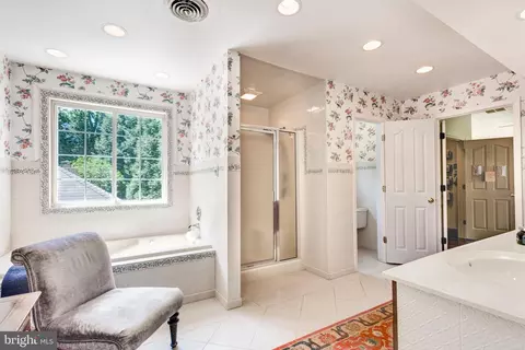 Bath - 1320 Topkapi Dr, Westminster, MD 21157 photo 4 of 6