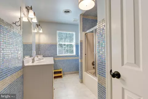 Bath - 1320 Topkapi Dr, Westminster, MD 21157 photo 2 of 6