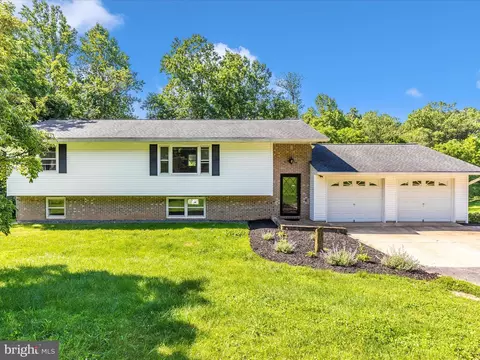 4431 Cherry Tree Ln, Sykesville, MD 21784