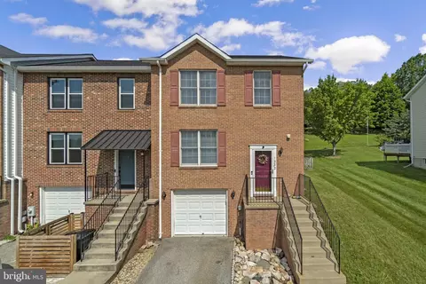 1232 Fairway Dr, Westminster, MD 21158