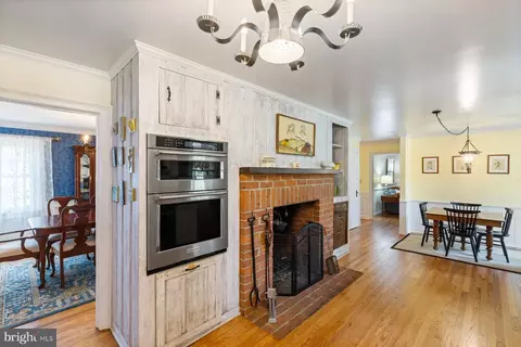 2 Greenvale Rd, Westminster, MD 21157 photo 3