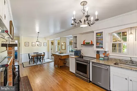 2 Greenvale Rd, Westminster, MD 21157 photo 2