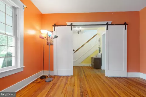 Entry Way - 918 S Main St, Hampstead, MD 21074 photo 3 of 9