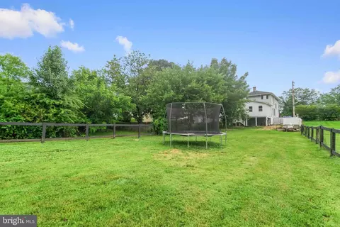 Exterior - 918 S Main St, Hampstead, MD 21074 photo 7 of 7