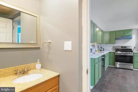 Entry Way - 918 S Main St, Hampstead, MD 21074 photo 7 of 9