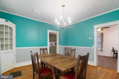 Dining - 918 S Main St, Hampstead, MD 21074 photo 2 of 2