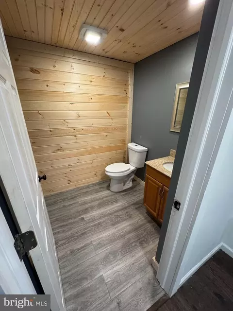 Bath - 918 S Main St, Hampstead, MD 21074 photo 2 of 2