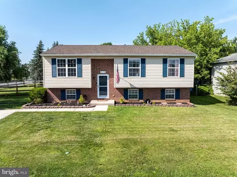 816 Windsor Dr, Westminster, MD 21158