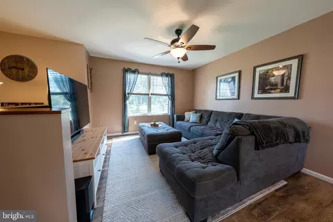 Entry Way - 816 Windsor Dr, Westminster, MD 21158 photo 1 of 2