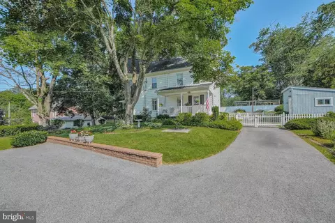 110 Schoolhouse Rd, Sykesville, MD 21784
