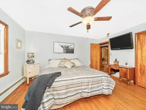 Bedroom - 1844 Albert Rill Rd, Hampstead, MD 21074 photo 7 of 15