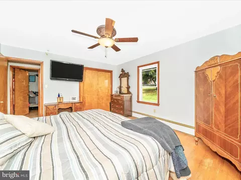 Bedroom - 1844 Albert Rill Rd, Hampstead, MD 21074 photo 8 of 15
