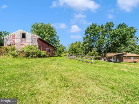 Exterior - 1844 Albert Rill Rd, Hampstead, MD 21074 photo 3 of 9