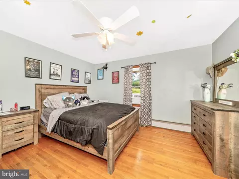 Bedroom - 1844 Albert Rill Rd, Hampstead, MD 21074 photo 2 of 15