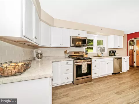 Kitchen - 1844 Albert Rill Rd, Hampstead, MD 21074 photo 3 of 4