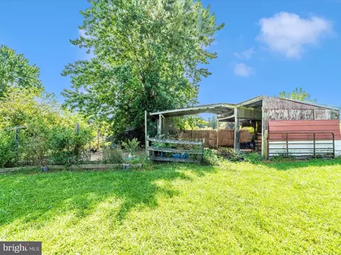 Exterior - 1844 Albert Rill Rd, Hampstead, MD 21074 photo 6 of 9