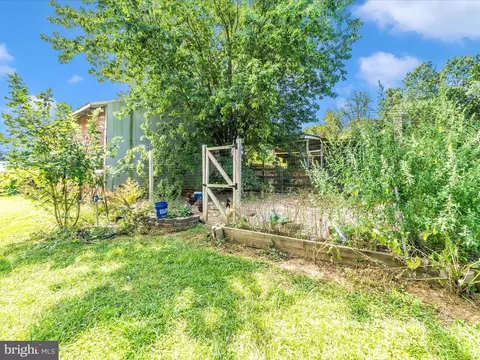 Exterior - 1844 Albert Rill Rd, Hampstead, MD 21074 photo 5 of 9