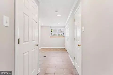 Entry Way - 1746 Upper Forde Ln, Hampstead, MD 21074 photo 6 of 8