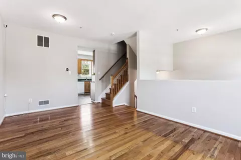Living - 1746 Upper Forde Ln, Hampstead, MD 21074 photo 2 of 4