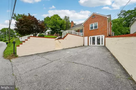 318 E Main St, Westminster, MD 21157 photo 3
