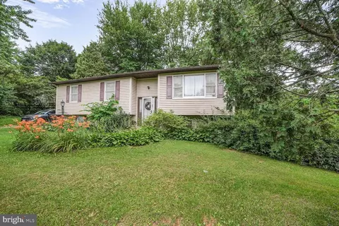 3263 Hawks Hill Rd, New Windsor, MD 21776