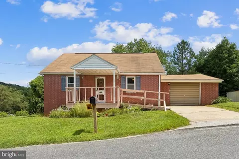 1614 Gablehammer Rd, Westminster, MD 21157