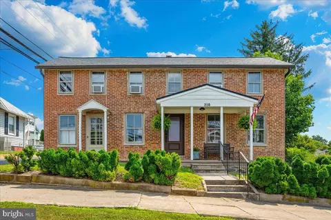 210 High St, New Windsor, MD 21776