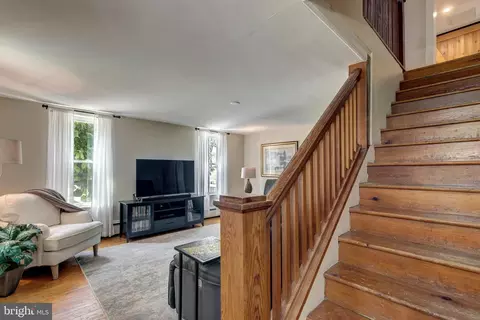 Entry Way - 10 Smith Rd, Westminster, MD 21158 photo 1 of 11