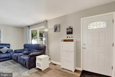 573 Christopher Dr, Westminster, MD 21157 photo 6
