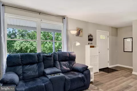 573 Christopher Dr, Westminster, MD 21157 photo 4