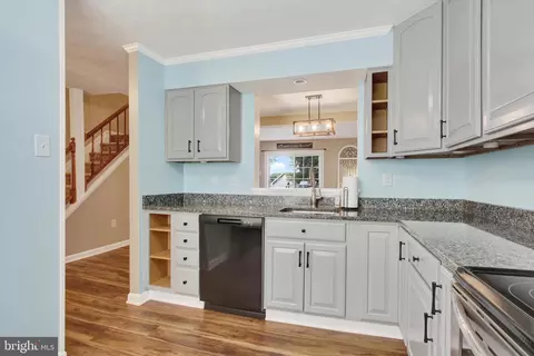 Kitchen - 745 Clearview Ave, Hampstead, MD 21074 photo 2 of 3