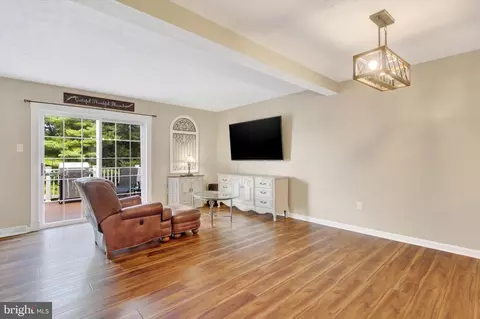 Living - 745 Clearview Ave, Hampstead, MD 21074 photo 1 of 2