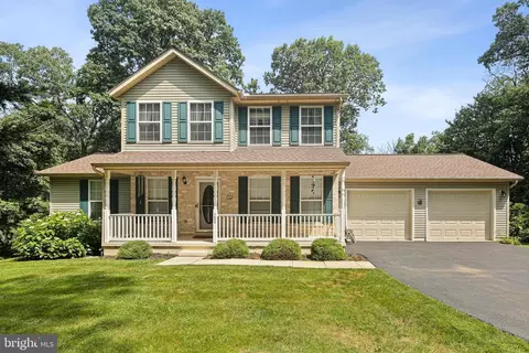 3004 Brougham Dr, Manchester, MD 21102