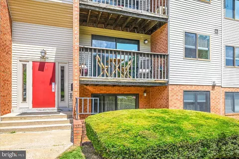 4220 Crystal Ct #2D, Hampstead, MD 21074