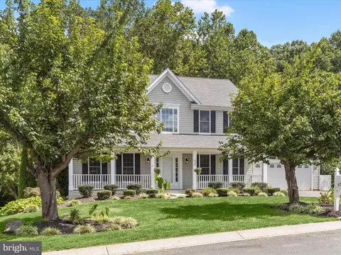 826 Caren Dr, Eldersburg, MD 21784