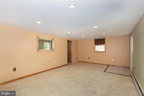 Living - 112 E Nicodemus Rd, Westminster, MD 21157 photo 7 of 9