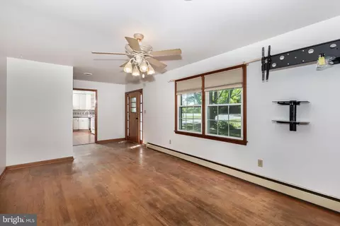 Living - 112 E Nicodemus Rd, Westminster, MD 21157 photo 3 of 9